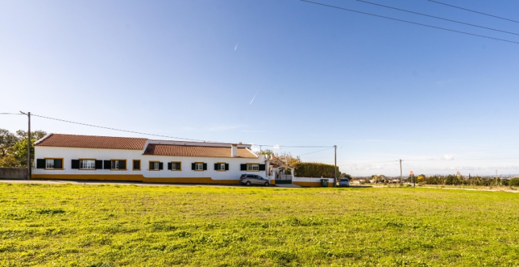 Lar de Santa Teresinha, Lda