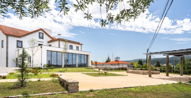 Precious Terrace, Lda